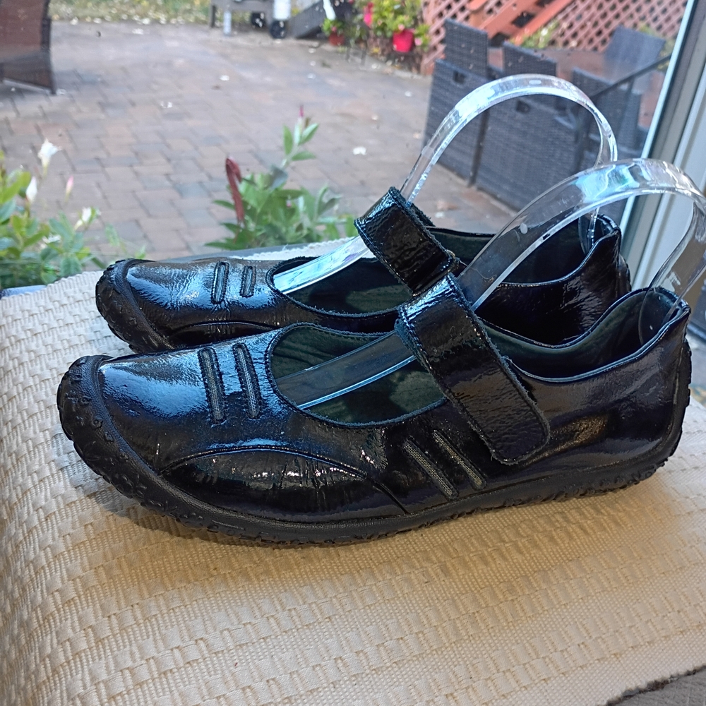 Bernie Mev.Black Patent Leather  Shoes Size 39/ US 8.5.New Condition